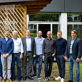 Gruppenfoto der Beteiligten am Forschungsprojekt HolzSysteMe